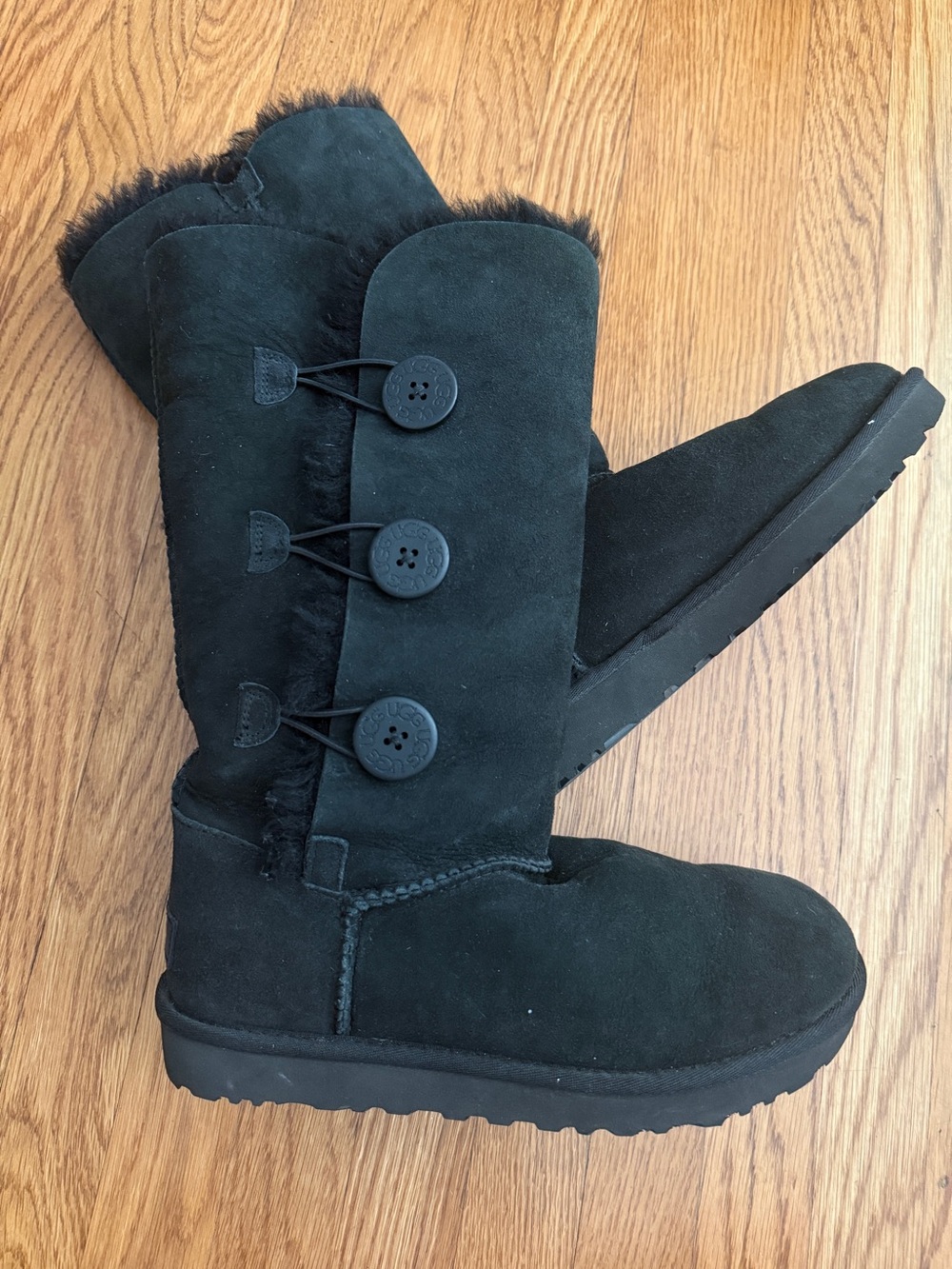 UGG black Bailey three button boots 8 - Picture 9 of 9